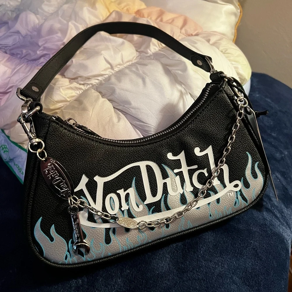 NWT Von Dutch Black and Blue flame print Shoulder Bag with silver Chain - Picture 1 of 8